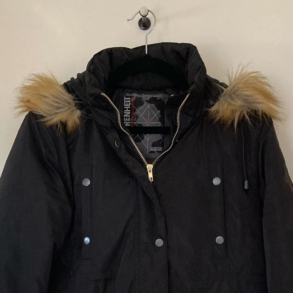 82 Degrees Fahrenheit Faux Fur Hood Black Winter Coat - Size Medium